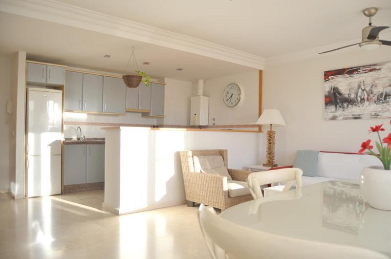 Terrasol Baviera Golf Apartment กาเลตา เด เวเลซ ภายนอก รูปภาพ